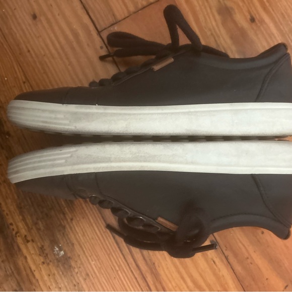 Ecco Black Soft leather Gortex Sneakers, Size 5, Rubber Soles. Worn 1/2 dz times - Picture 14 of 15